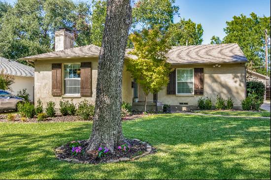 Charming Midway Hollow Cottage