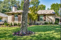 Charming Midway Hollow Cottage