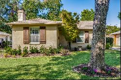 Charming Midway Hollow Cottage