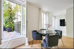 FOR SALE - PLACE DES VOSGES / BASTILLE - COMFORTABLE PIED À TERRE - TERRACE