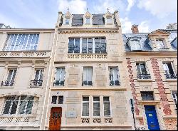 FOR SALE - PARIS 17TH ARRONDISSEMENT - PERIOD TOWNHOUSE - 6 BEDROOMS