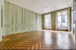 Elegance and prestige in the heart of historic Marais district in Paris - 2 bedrooms