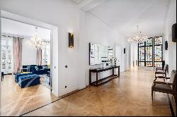 Exceptional apartment - Boulevard Saint Germain