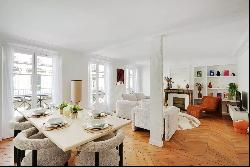 Paris 7th arrondissement - 2 bedroom apartment - Rue du Bac