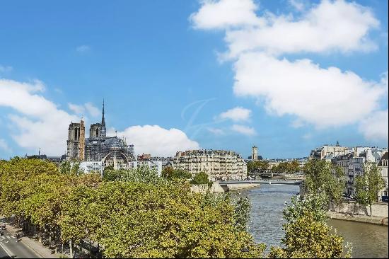 Exceptional Apartment with a View of the Seine