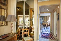 Paris 7th District - A 2/3 bed apartment with balconies