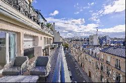 Paris 8th District – A superb 3-bed apartment with a terrace