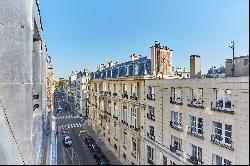 Paris 7th District – A bright 3-bed apartment