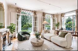 Neuilly-sur-Seine - A private mansion with a garden