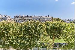 Paris 7th District – A superb pied a terre