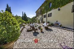 RESTORED FARMHOUSE WITH MEDIEVAL TOWER FOR SALE IN TUSCANY