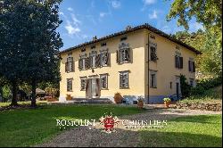 PERIOD VILLA WITH POOL FOR SALE IN LUCCA, TUSCANY