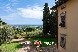 PERIOD VILLA WITH POOL FOR SALE IN LUCCA, TUSCANY