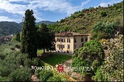 PERIOD VILLA WITH POOL FOR SALE IN LUCCA, TUSCANY