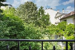 Paris 16th District – A charming 2-bed apartment in a private street