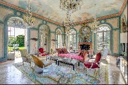 Sumptuous 18th-century château with 70 hectares of parkland and woods.