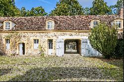 Sumptuous 18th-century château with 70 hectares of parkland and woods.