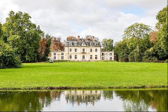 Sumptuous 18th-century château with 70 hectares of parkland and woods.