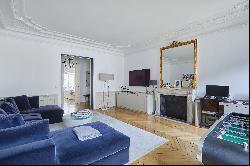 Paris 8th District - A bright 3-bed apartment