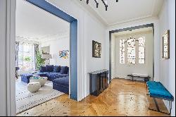 Paris 8th District – A bright 3-bed apartment