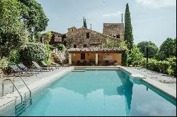 Elegant 17th century farmhouse refurbished in Camós