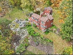 Serene Country Chalet Near Nature Preserve