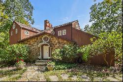 Serene Country Chalet Near Nature Preserve