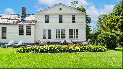 CLASSIC NEW ENGLAND FARMHOUSE FILLED WITH LIGHT AND IMMENSE CHARM