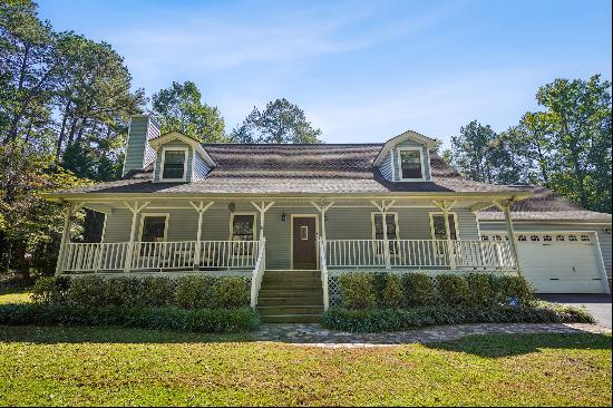 Enchanting Farmhouse On Sprawling Private Lot!