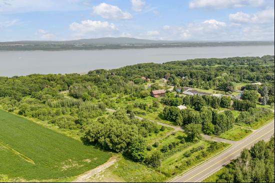 Saint-Antoine-de-Tilly Land