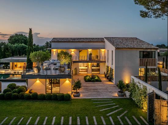 Luxury villa for rent in Saint Rémy de Provence