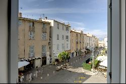 Exquisite duplex in the heart of Old Antibes with large terrace