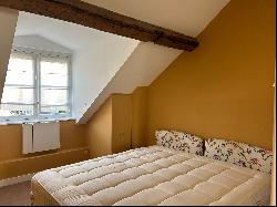 Pied a terre Paris 7 top floor quiet one bedroom