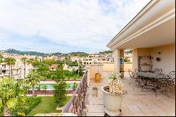 Hyeres - Top-floor apartment in a prestigious residence