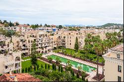 Hyères - Top-floor apartment in a prestigious residence