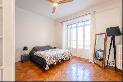 Marseille 7th, Saint-Victor - 3-Bedroom Bourgeois Apartment with Balcony