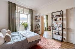 Family apartment with balconies and views onto the Eiffel Tower