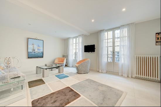 T2/T3 apartment in the Mazarin district.