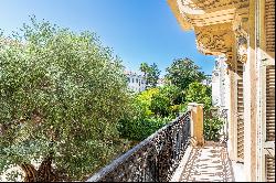 Family Apartment of 146 sqm to Renovate, Heart of Nice Liberation