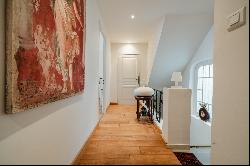 Stylish 195m² flat in a hôtel particulier with lift and cellar