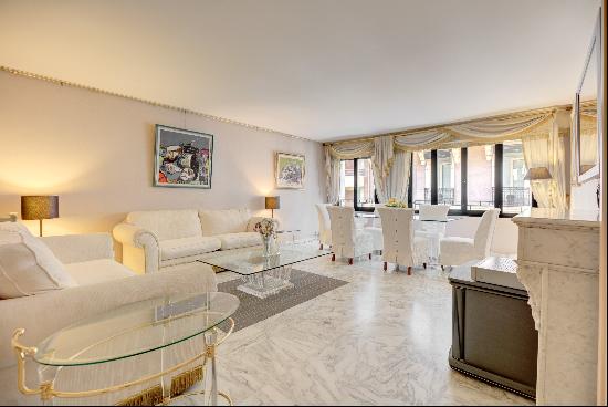 Exceptional 2 beds apartment in the heart of Cannes, rue d'Antibes