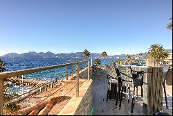 Cannes, seafront and old port, 5-room top floor apartment