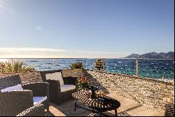 Cannes, seafront and old port, 5-room top floor apartment