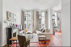 Paris  centre elegant Pied a terre St Germain des Pres