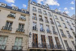 Paris  centre elegant Pied a terre St Germain des Pres