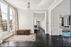 PAris IX - Beautiful 4 bedrooms apartment with 60sq.m terrace