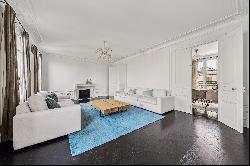 PAris IX - Beautiful 4 bedrooms apartment with 60sq.m terrace