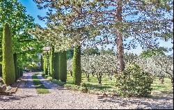 Prime property in the heart of provence