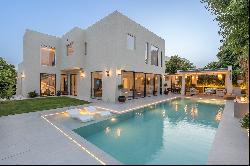 Exquisitely Upgraded Villa in Arabian Ranches