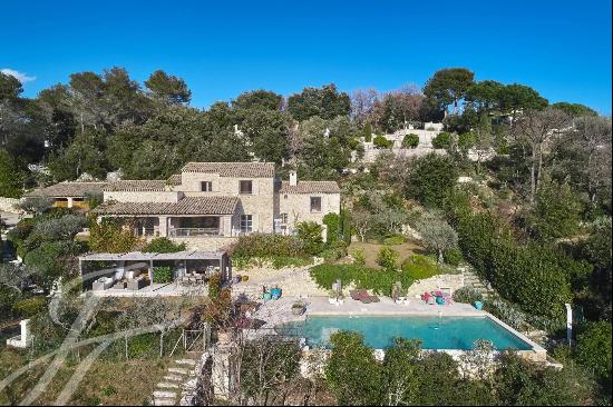 Charming stone country house with sea view and large landscaped grounds